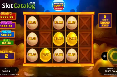 Скрин3. Henhouse Hustle: Hold and Win слот