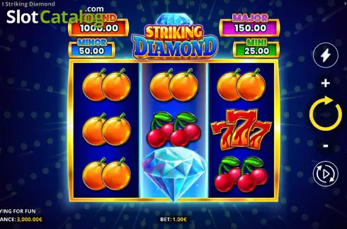 Скрин2. Striking Diamond слот