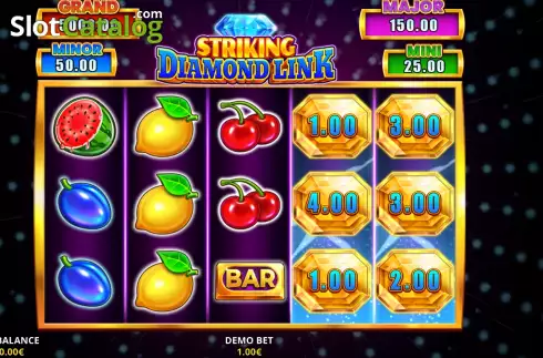 Скрин2. Striking Diamond Link слот