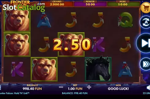 Скрин3. Frontier Falcon Hold 'N' Link слот