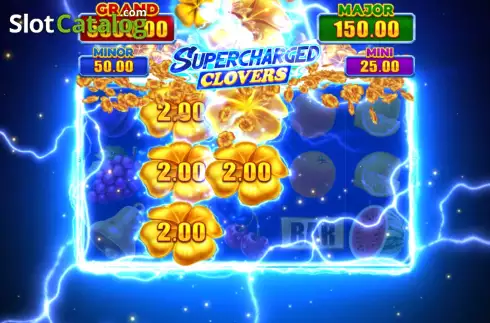 Скрин8. Supercharged Clovers: Hold and Win слот
