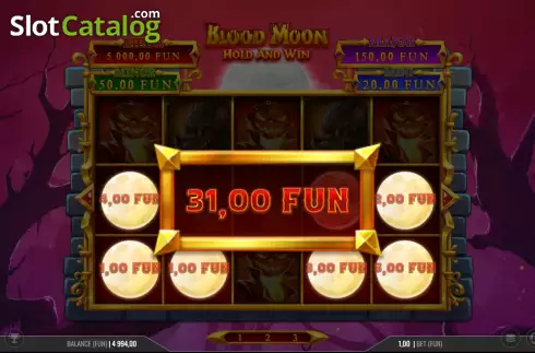 Скрин3. Blood Moon Hold & Win слот