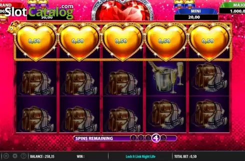 Скрин9. Lock it Link Night Life слот