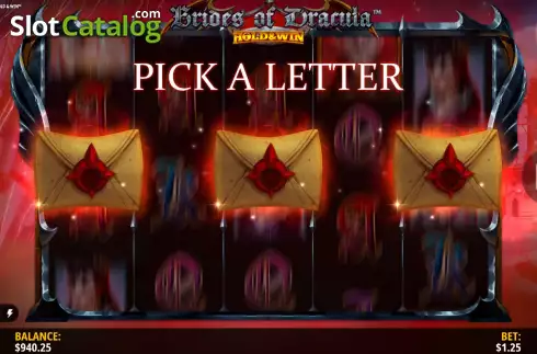 Скрин6. Brides of Dracula Hold and Win слот